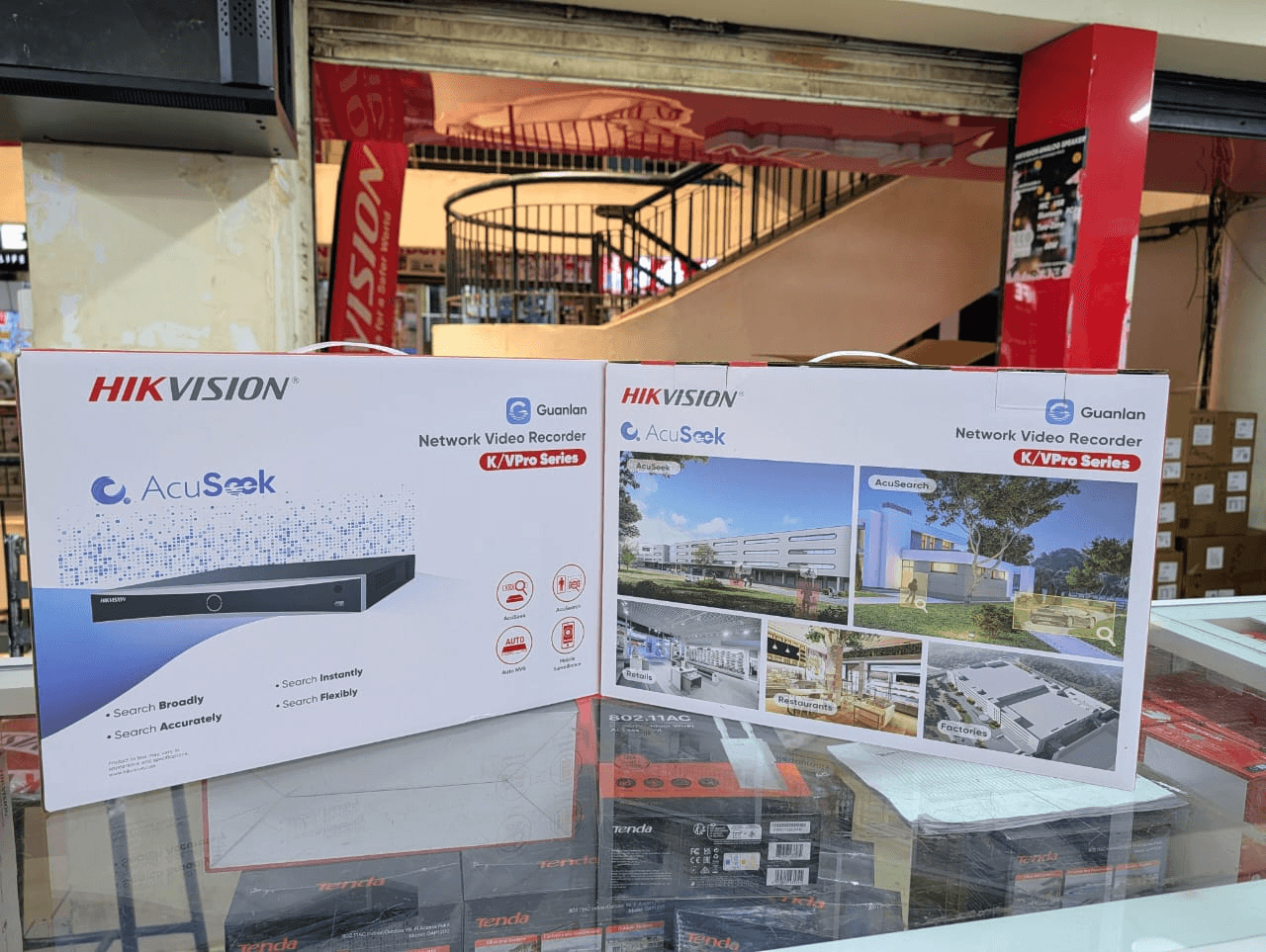 Hikvision DS-7608NXI-K2/VPro 8-Channel AcuSeek NVR